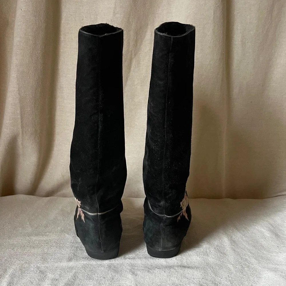 Susan Bennis Warren Edwards Italy‎ Suede Appliqué Boots 7